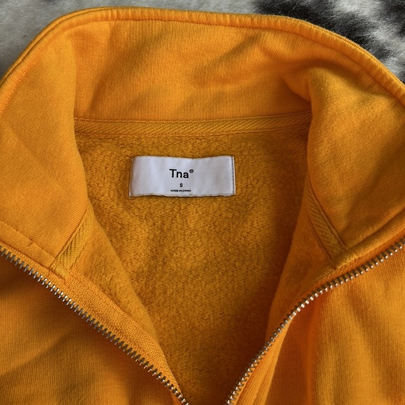 TNA 1/4 zip sweater - Picture 2 of 2